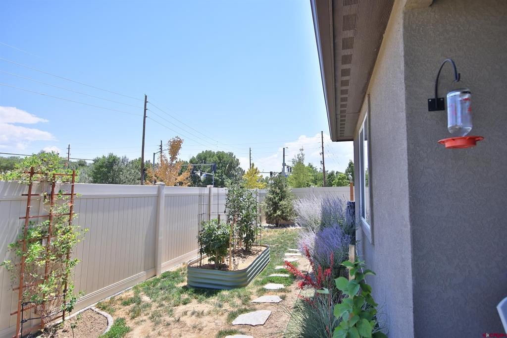 450 Warren Street Property Photo 23