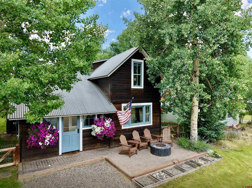 203 3rd Street Property Photo 1