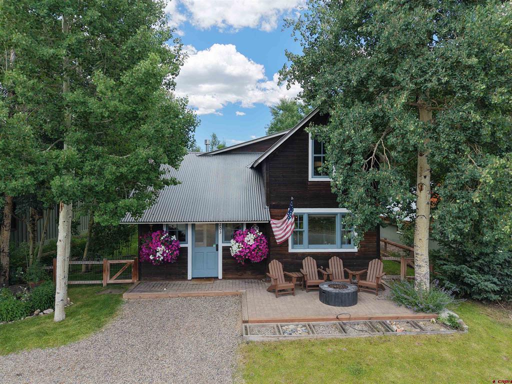 203 3rd Street Property Photo 3