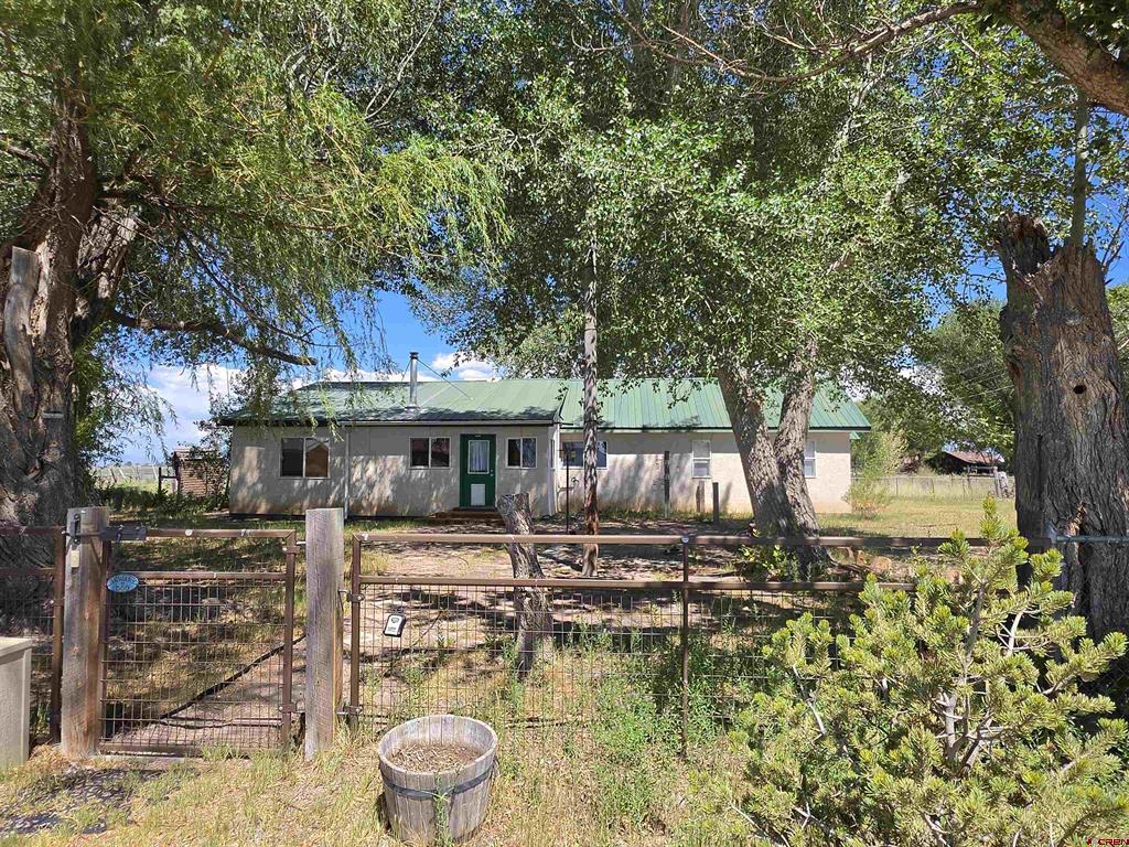 429 County Road 10 S Property Photo 1