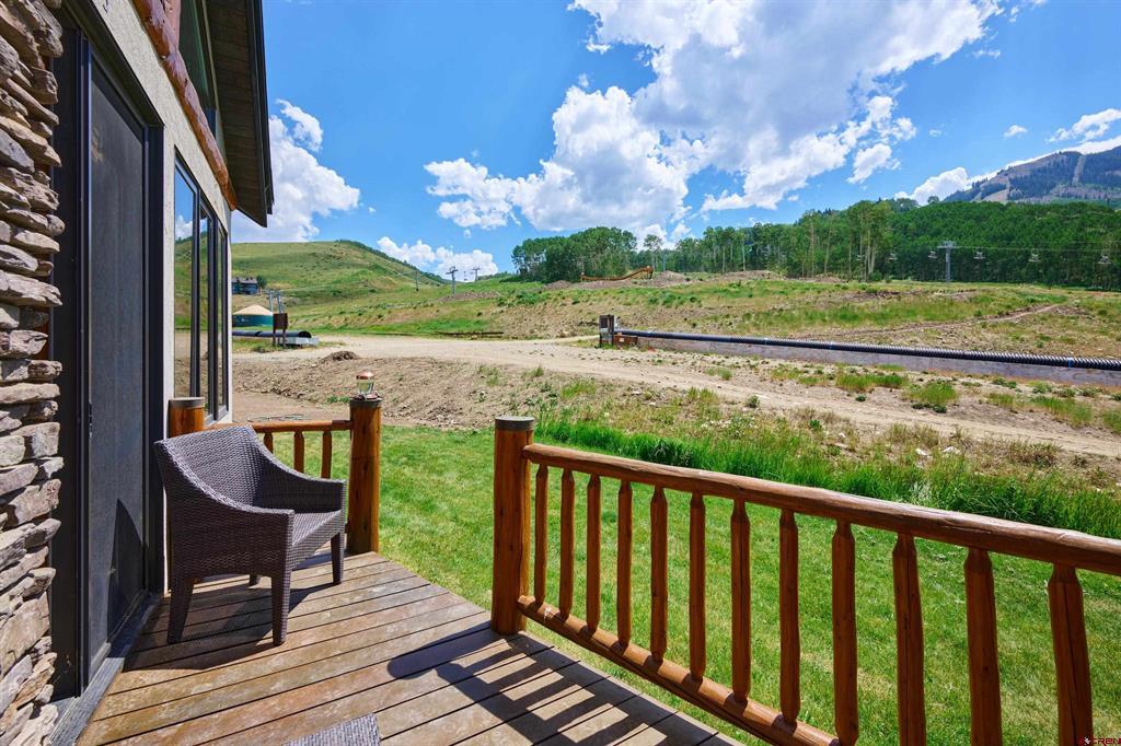 16 Snowmass Road Property Photo 4