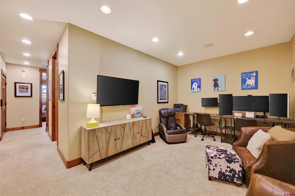 16 Snowmass Road Property Photo 17