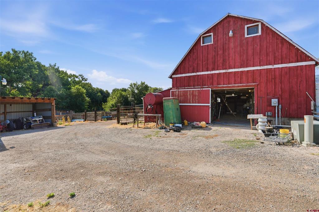 14638 G Road Property Photo 7