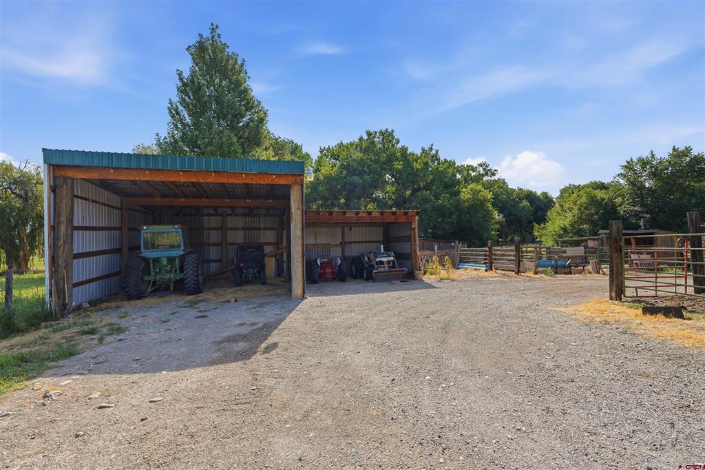 14638 G Road Property Photo 12