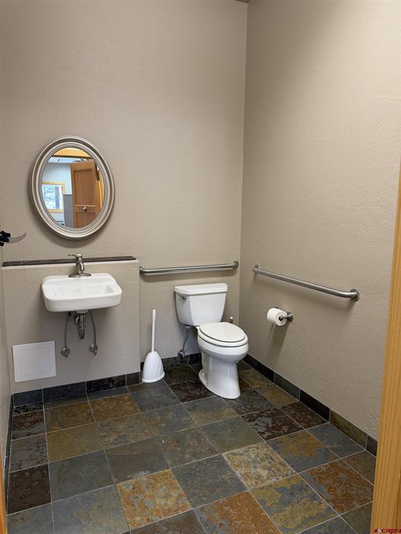 190 Turner Drive Property Photo 7