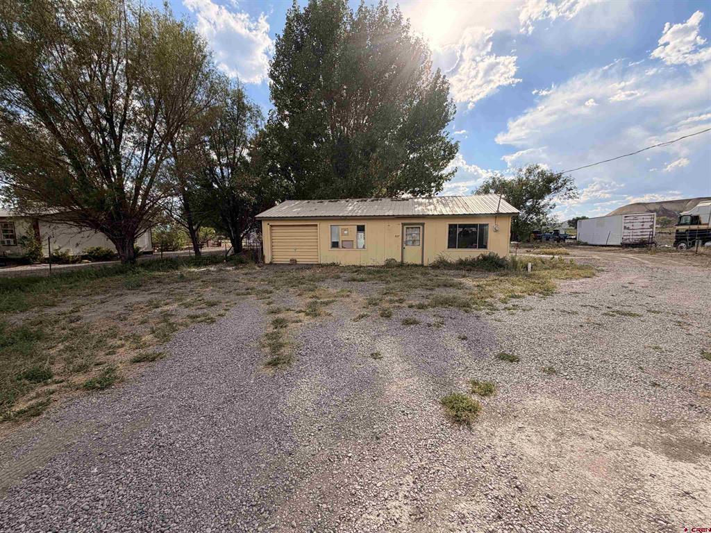 827 1525 Road Property Photo 1