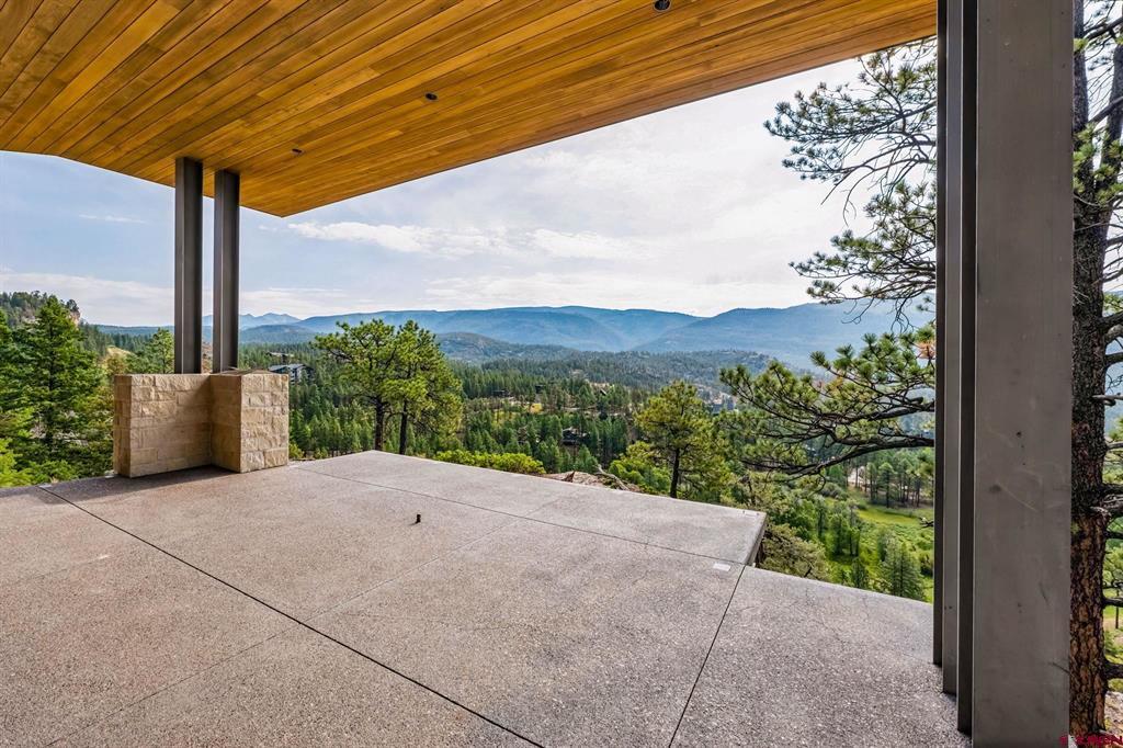 539 Glacier Cliff Drive Property Photo 9