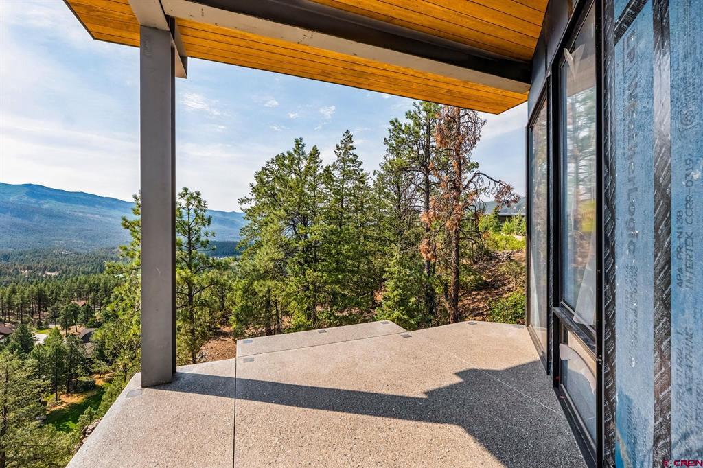 539 Glacier Cliff Drive Property Photo 21