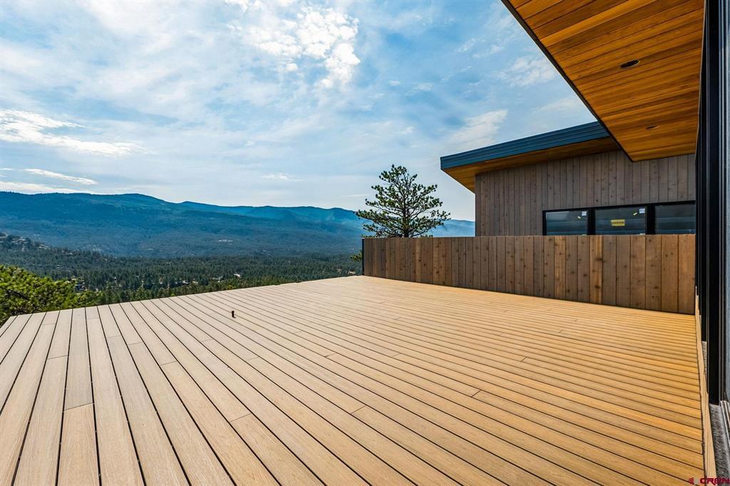 539 Glacier Cliff Drive Property Photo 23