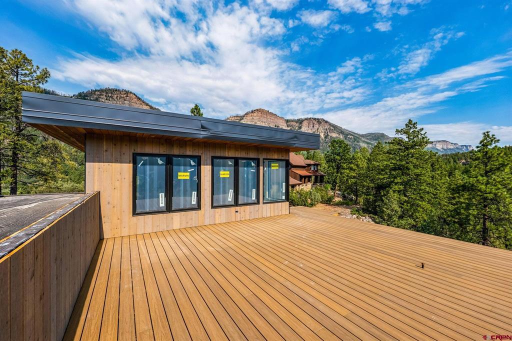 539 Glacier Cliff Drive Property Photo 25