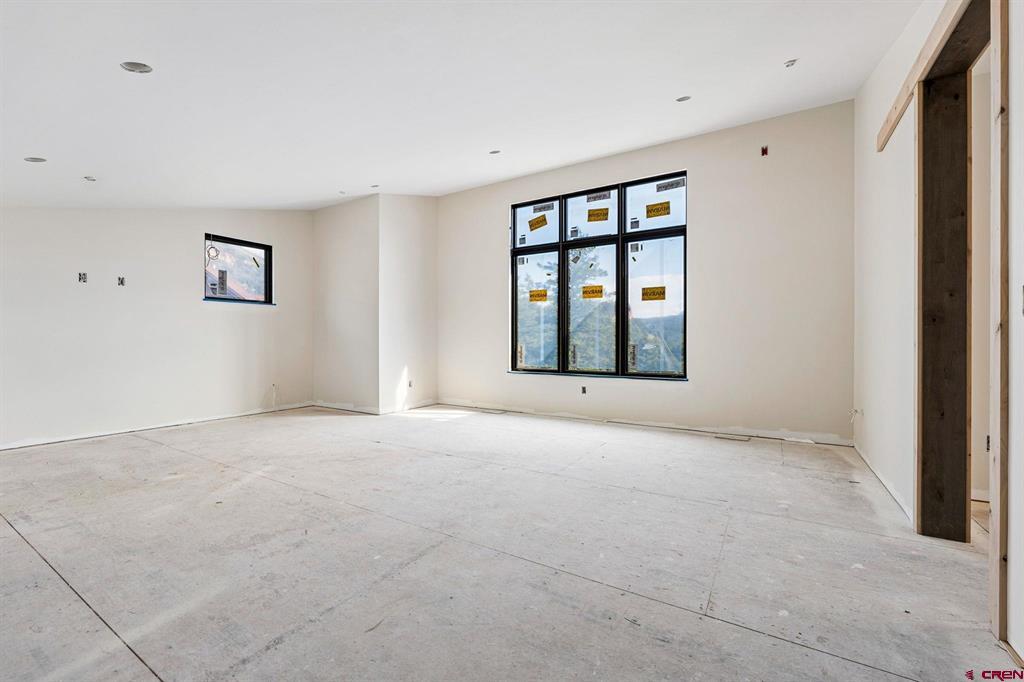 539 Glacier Cliff Drive Property Photo 26