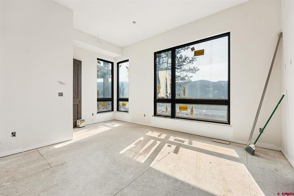 539 Glacier Cliff Drive Property Photo 32