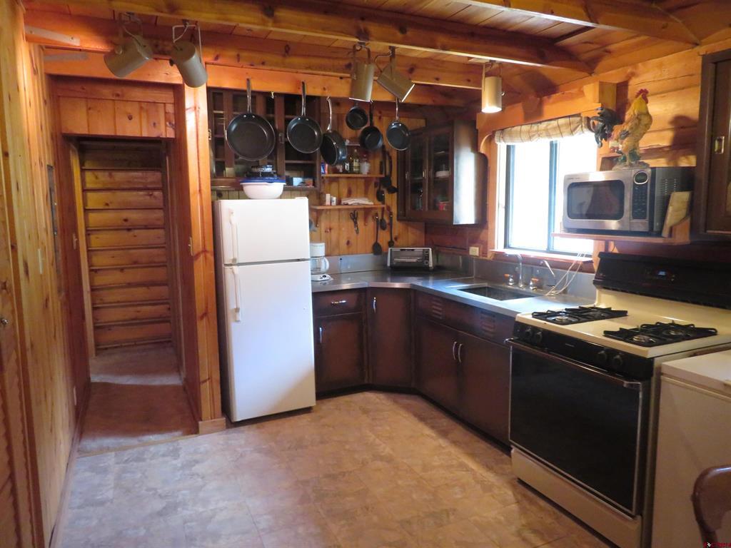 245 Mountain Rd Property Photo 10
