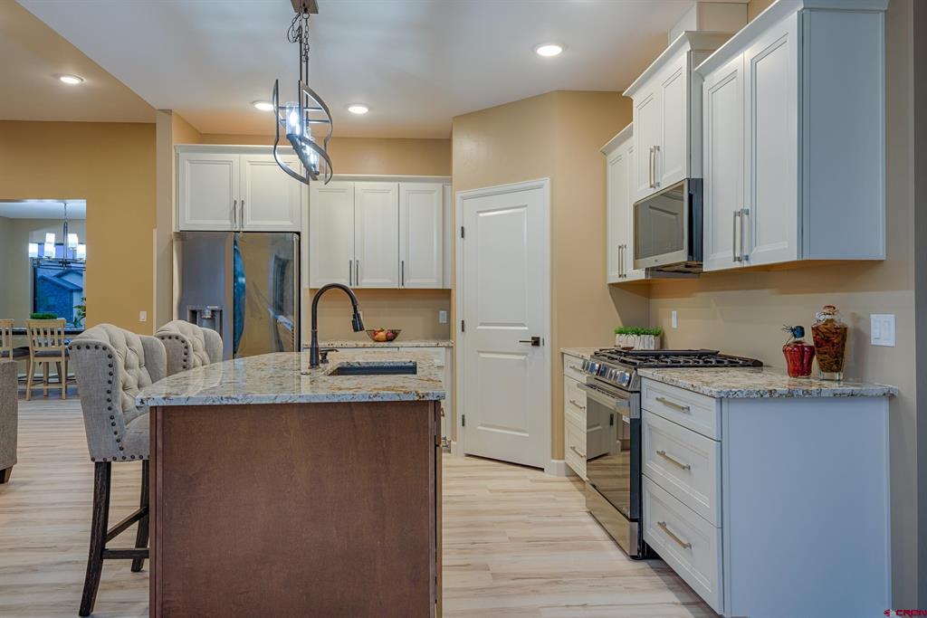 2325 Stone Bridge Drive Property Photo 6