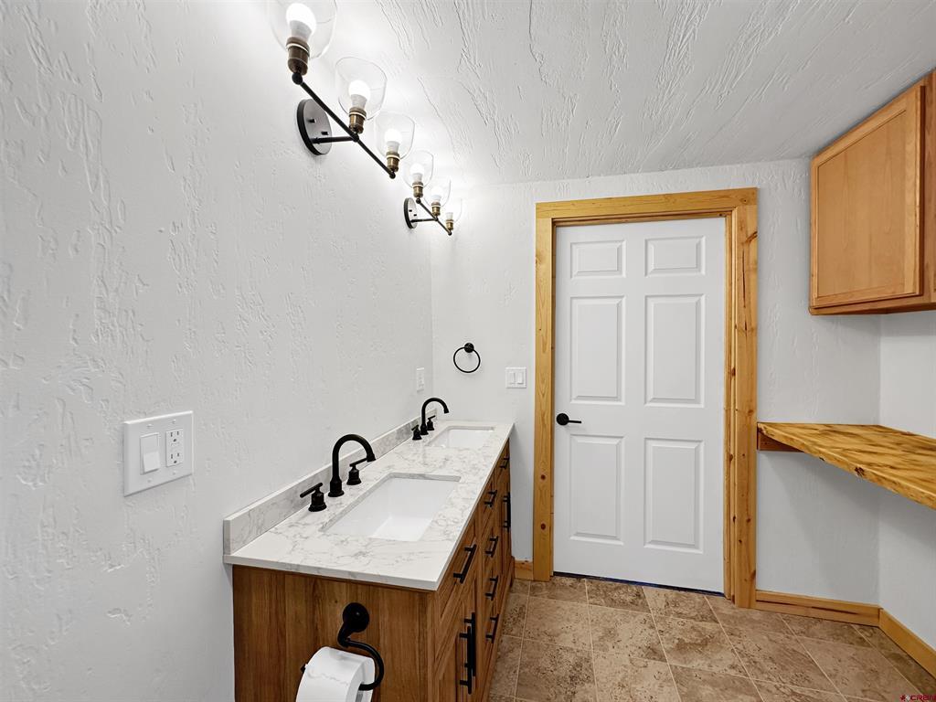 564 Cedar Avenue Property Photo 6