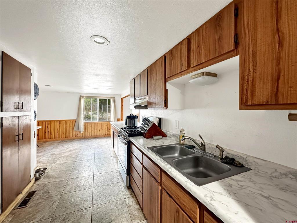 564 Cedar Avenue Property Photo 15