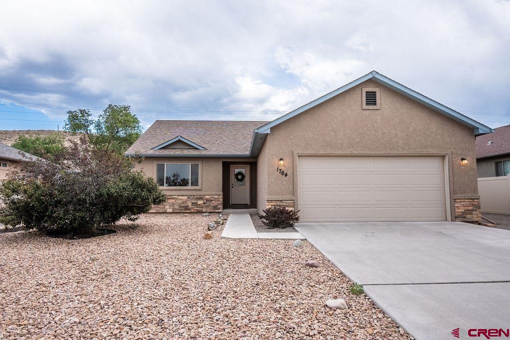 1764 6438 Drive Property Photo 1