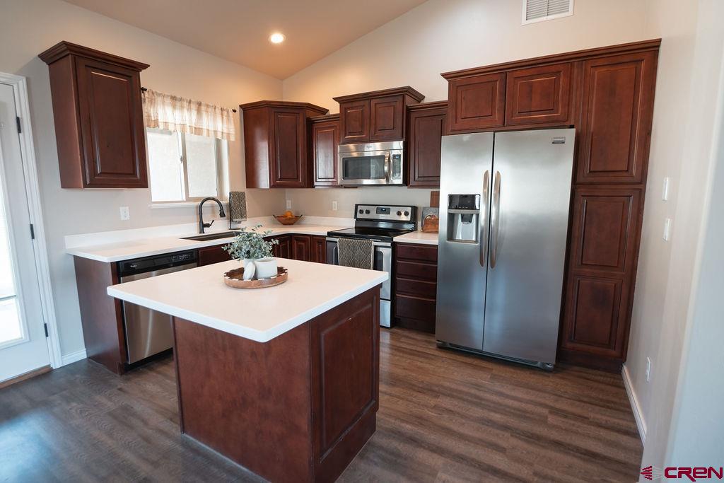 1764 6438 Drive Property Photo 4