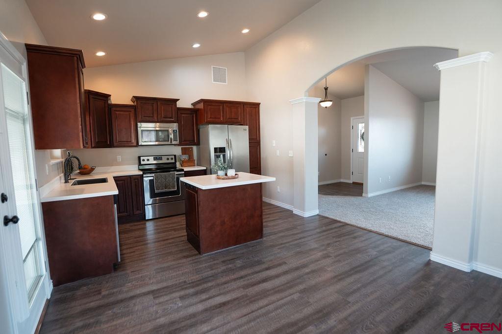 1764 6438 Drive Property Photo 10