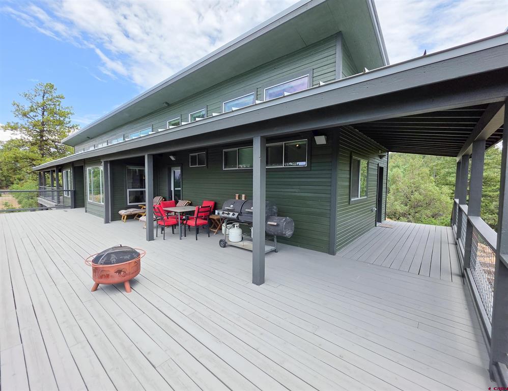 609 S Black Bear Place Property Photo 2