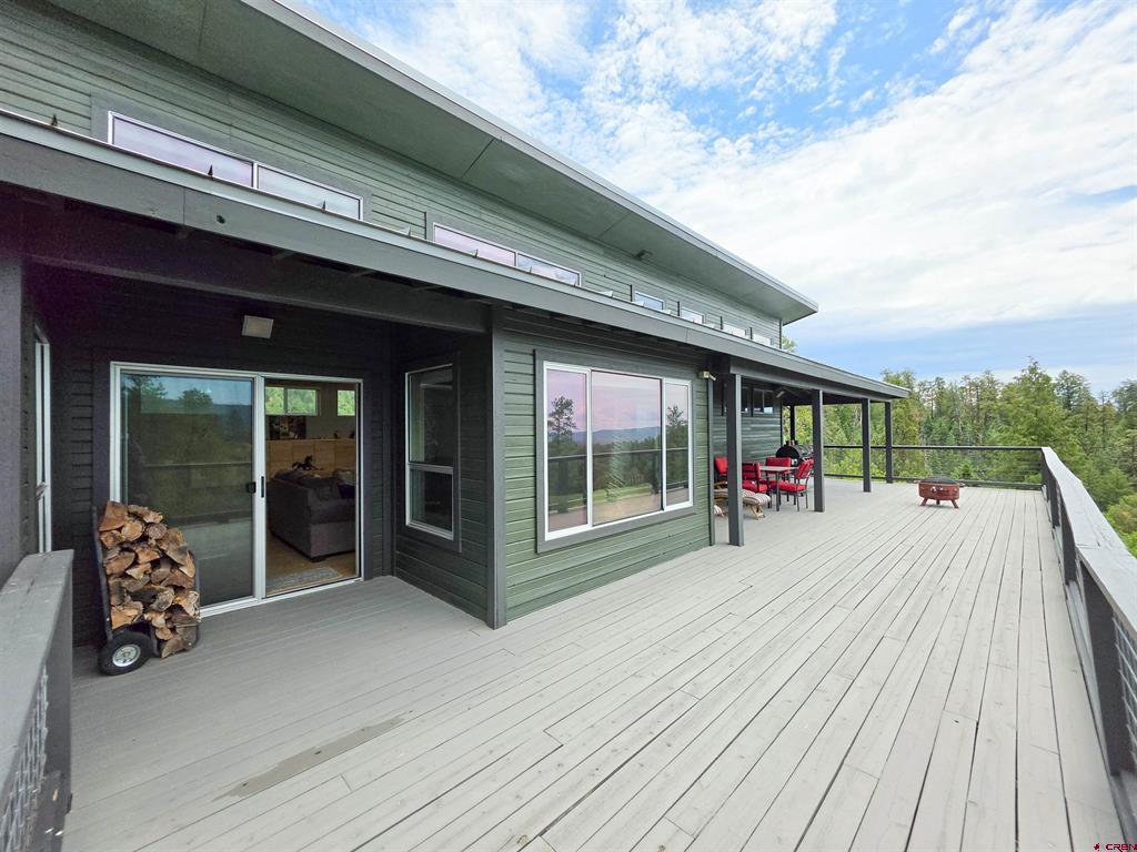 609 S Black Bear Place Property Photo 3