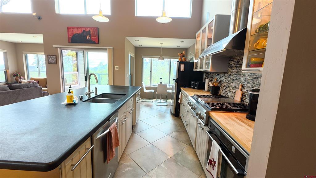 609 S Black Bear Place Property Photo 19