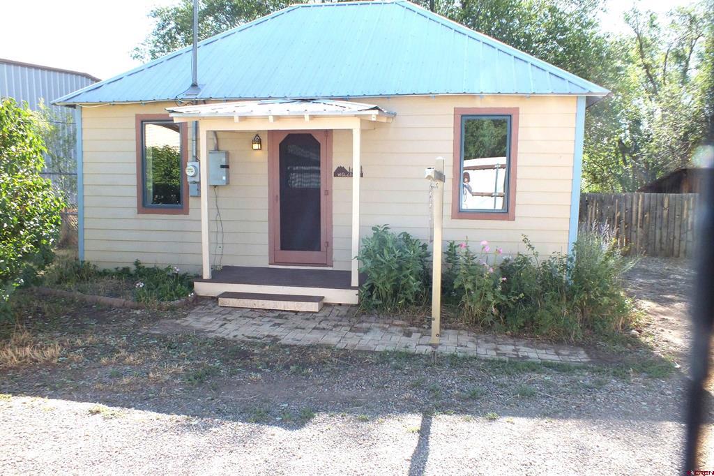 36 E 3rd St Property Photo 1