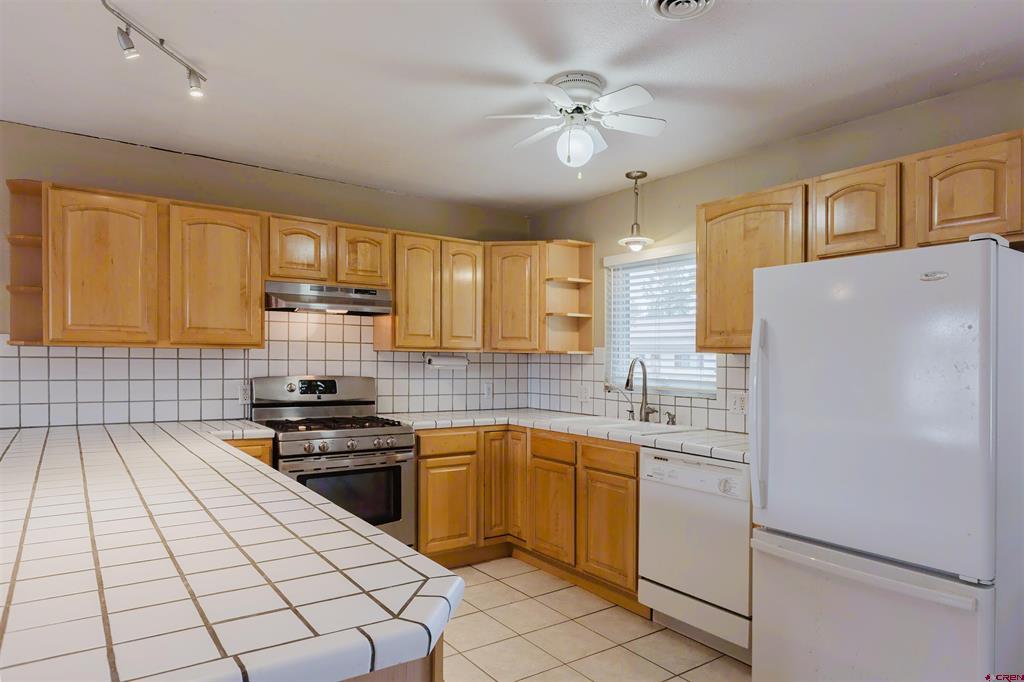 46 E Radiant Property Photo 8