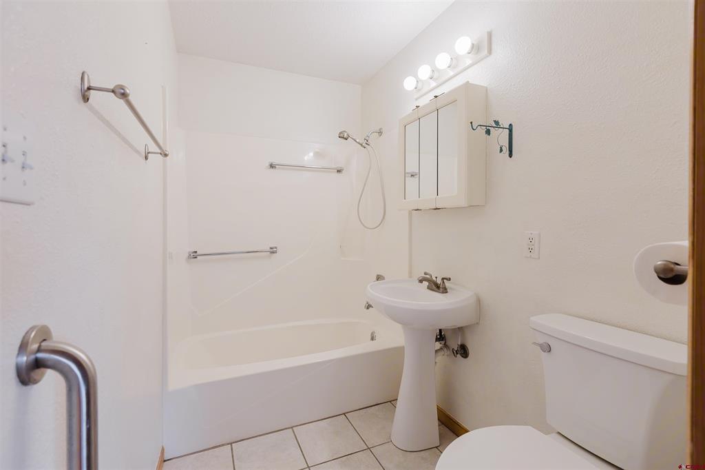46 E Radiant Property Photo 18