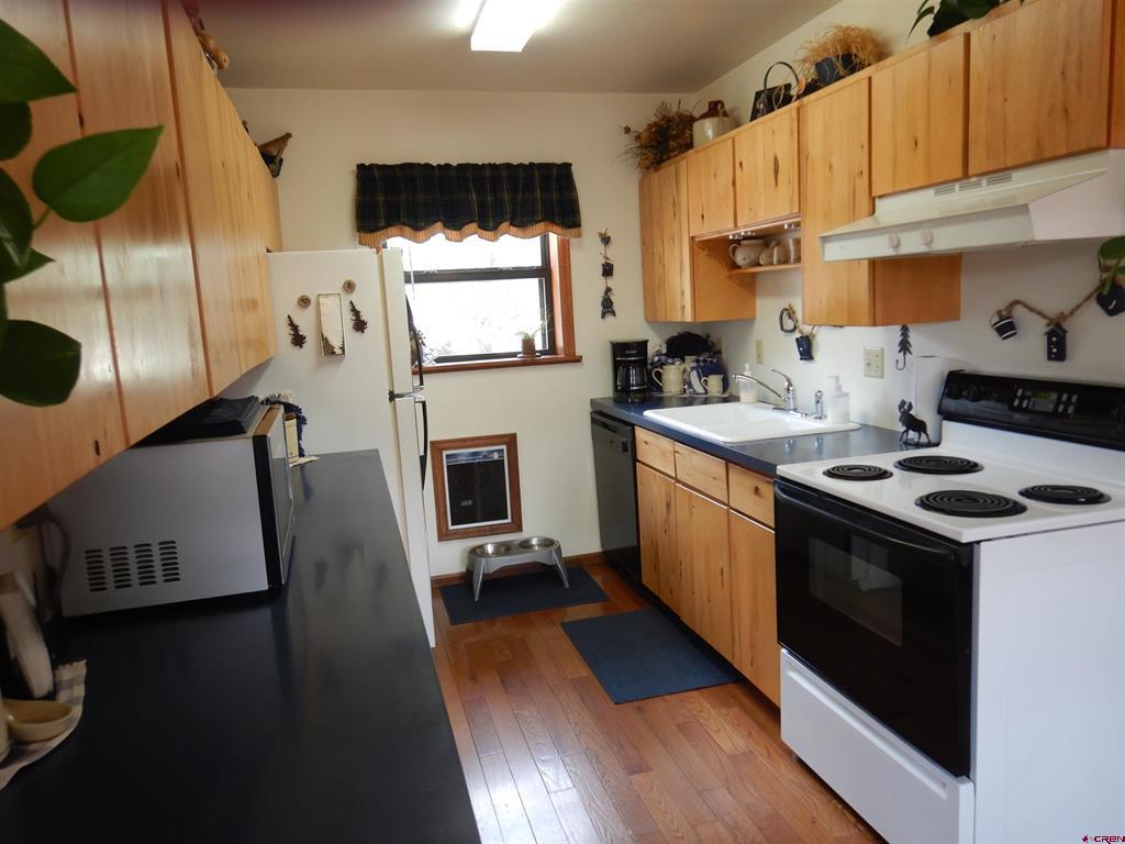 395 Kit Carson Road Property Photo 12