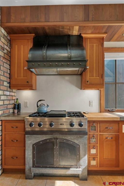 739 Clinton Street Property Photo 10