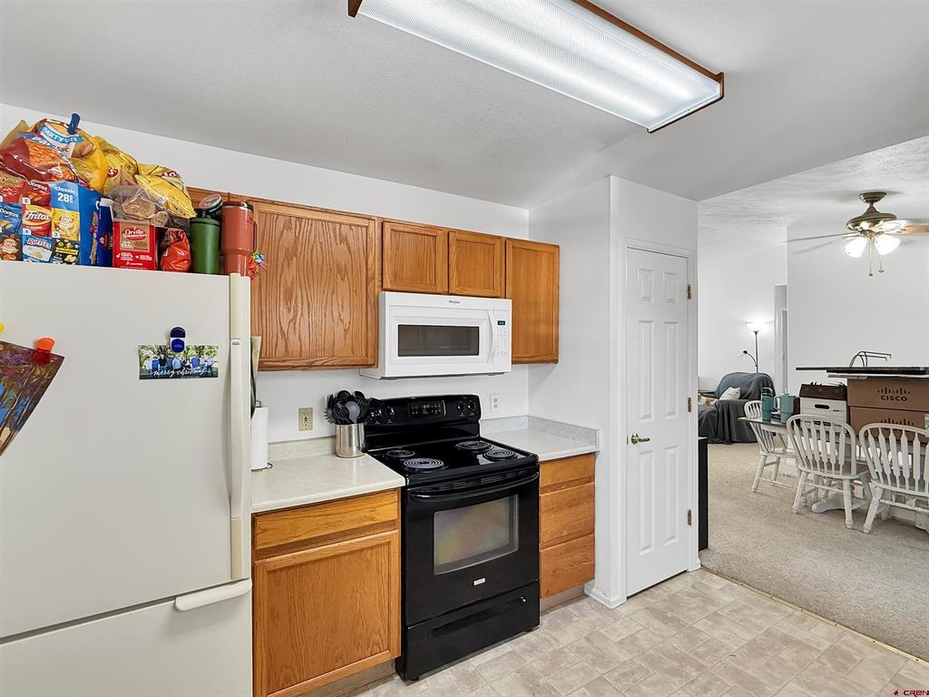976 Yorkshire Court Property Photo 5