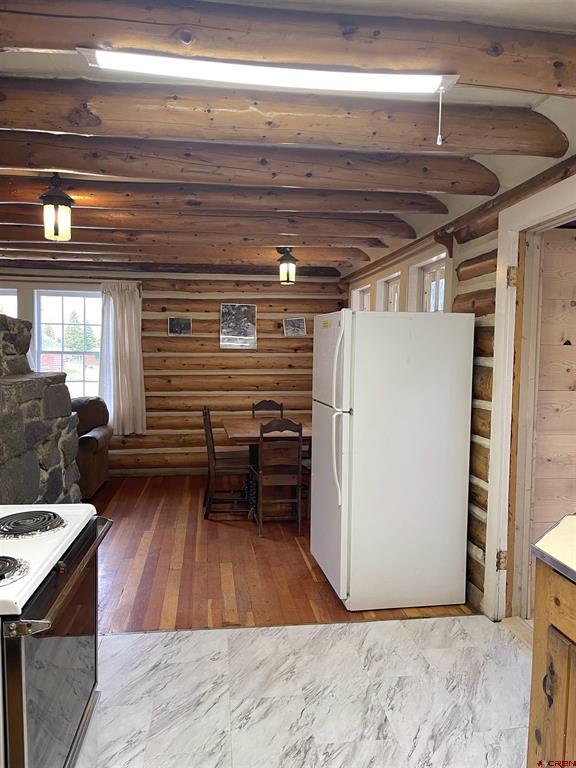 100 Sherry Lane Property Photo 7