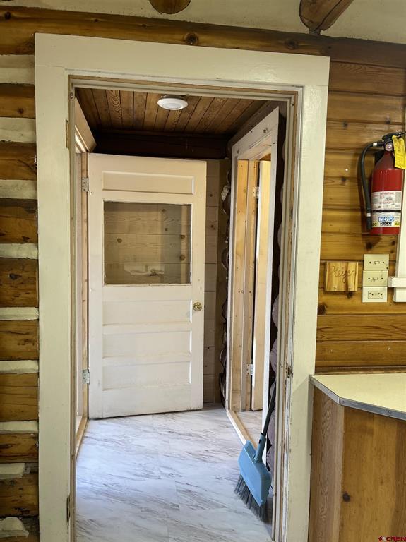 100 Sherry Lane Property Photo 13