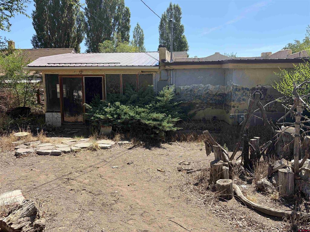 237 S Broadway Property Photo 3