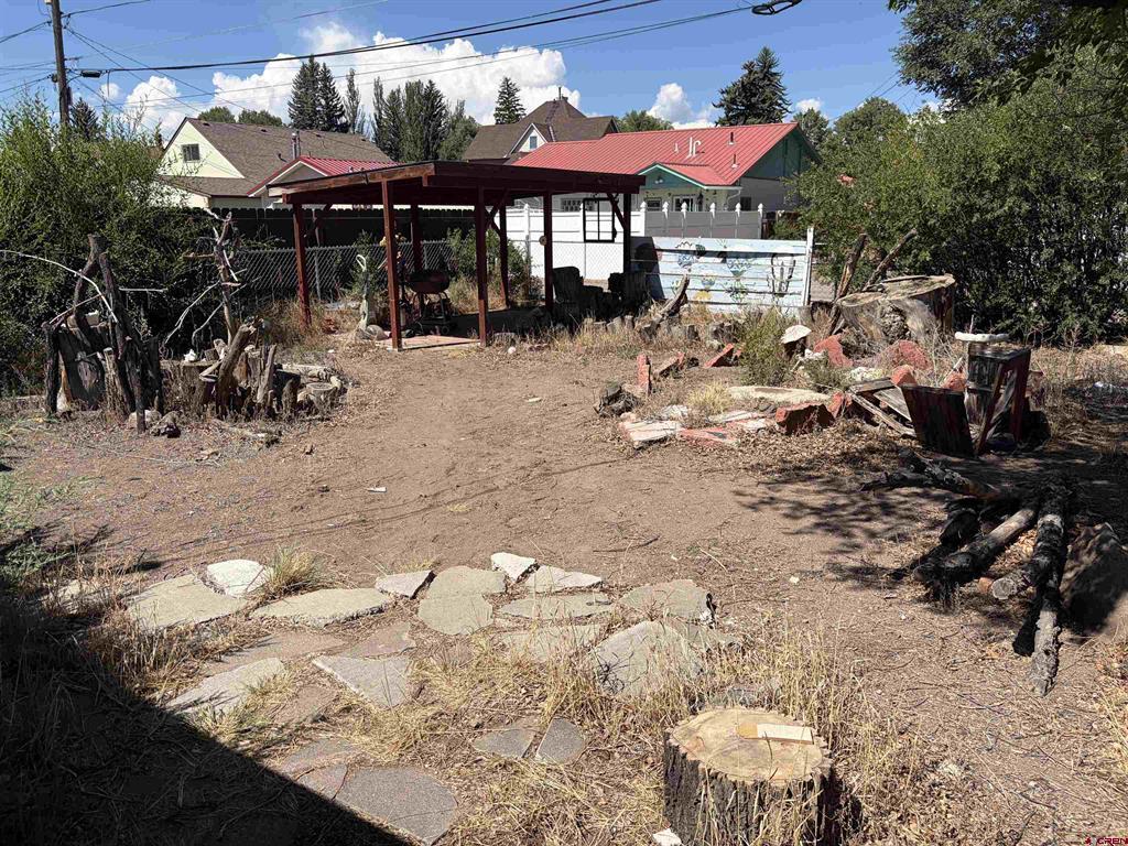 237 S Broadway Property Photo 4