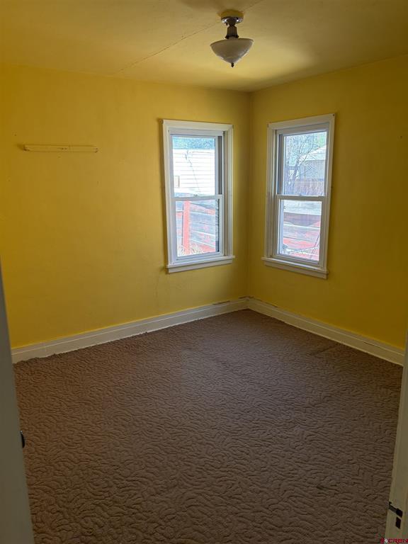237 S Broadway Property Photo 11