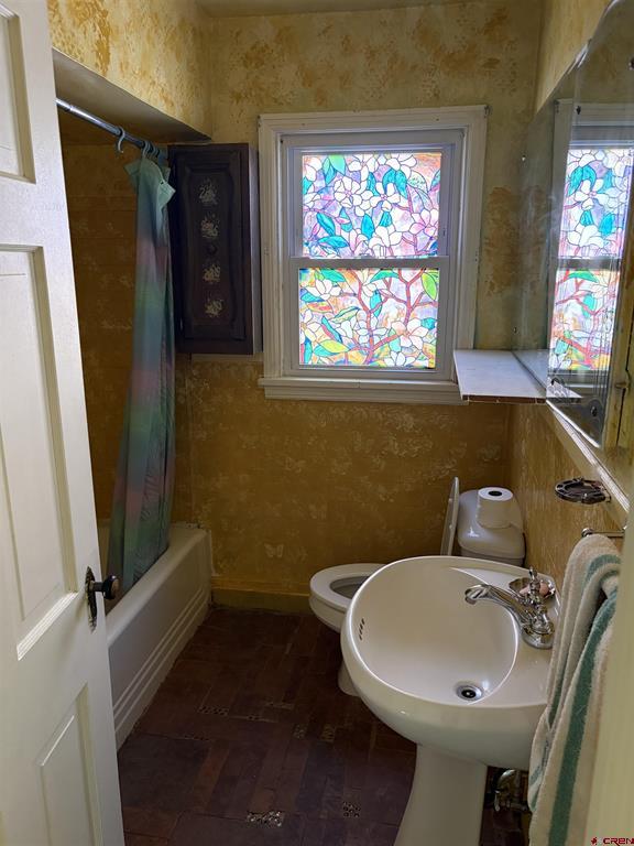 237 S Broadway Property Photo 13