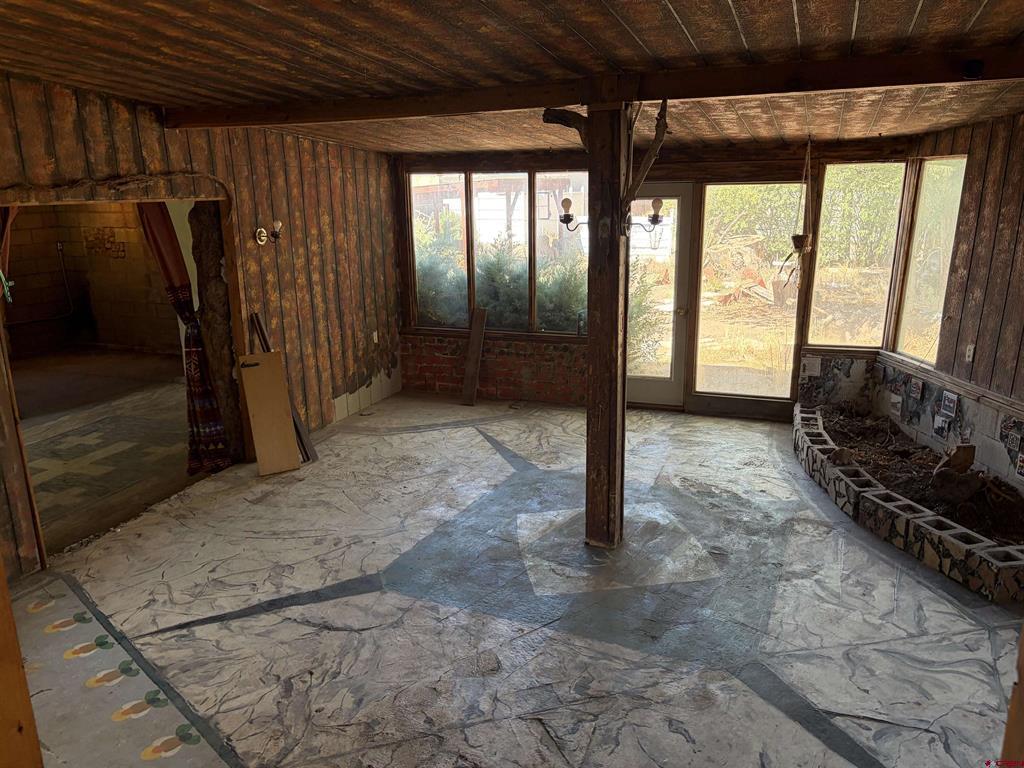 237 S Broadway Property Photo 17