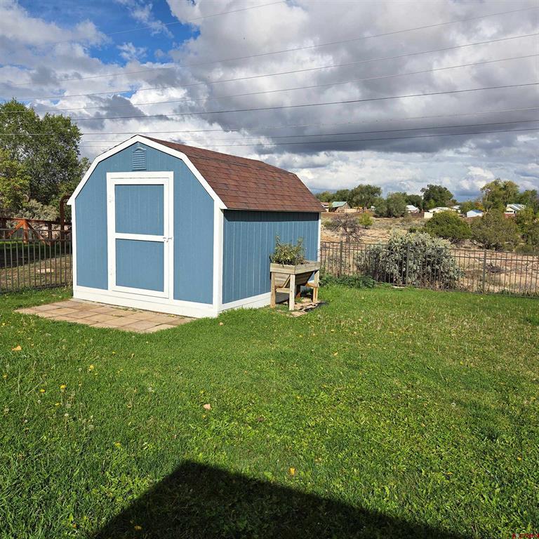 1010 S Cedar Street Property Photo 5