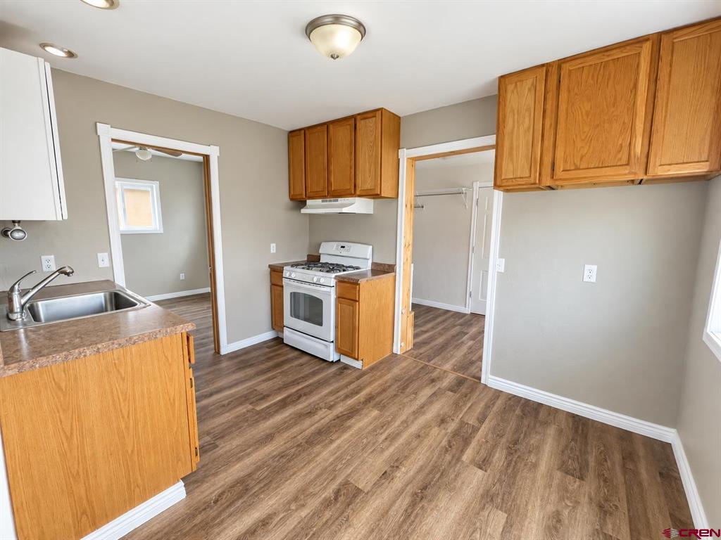 55 W Empire Property Photo 9