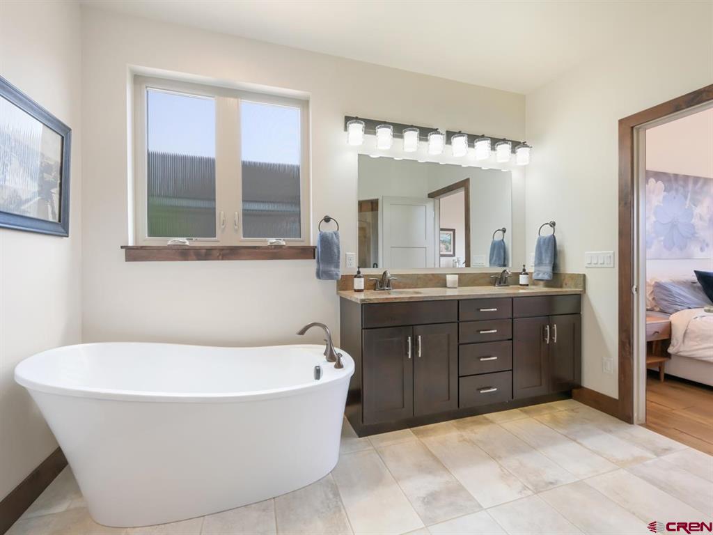 2365 W Ridges Boulevard Property Photo 13