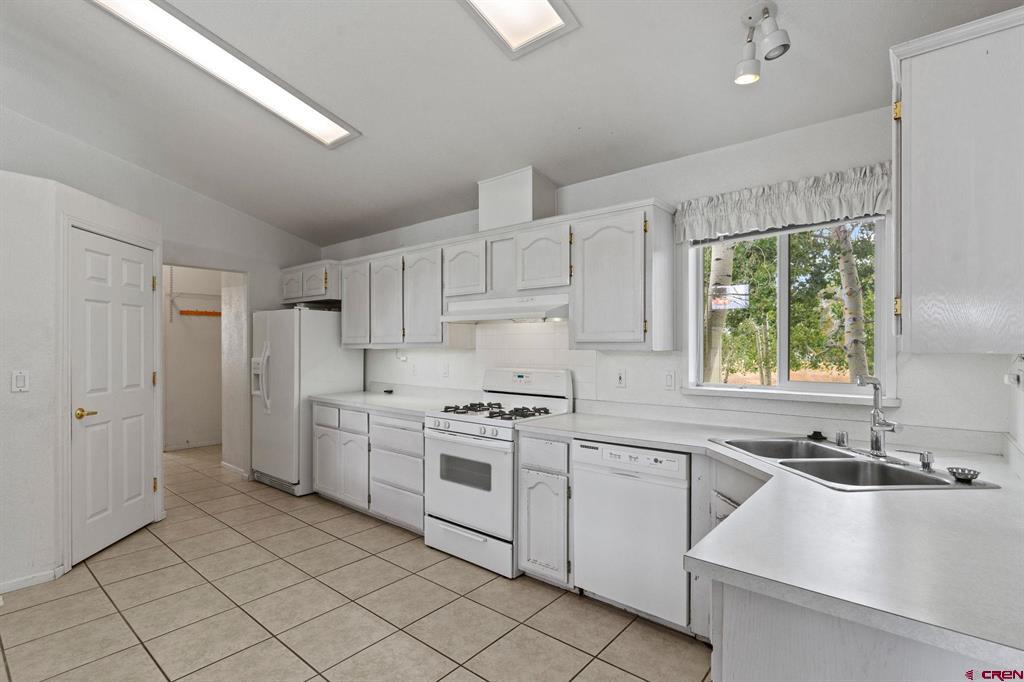 279 Valle Drive Property Photo 8