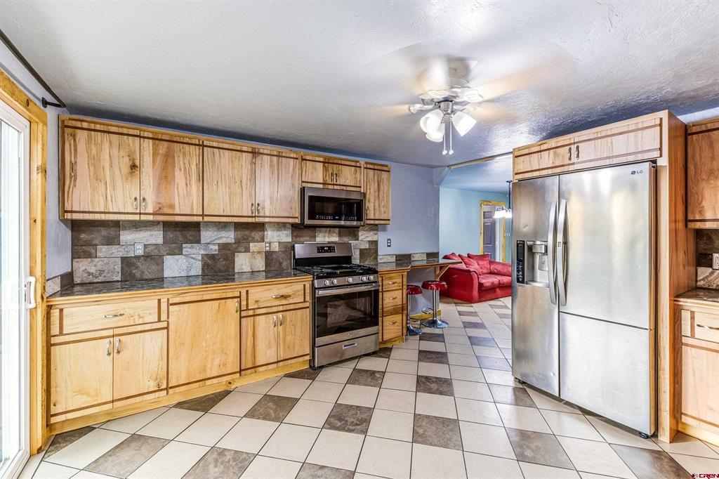 455 Dodge Street Property Photo 4