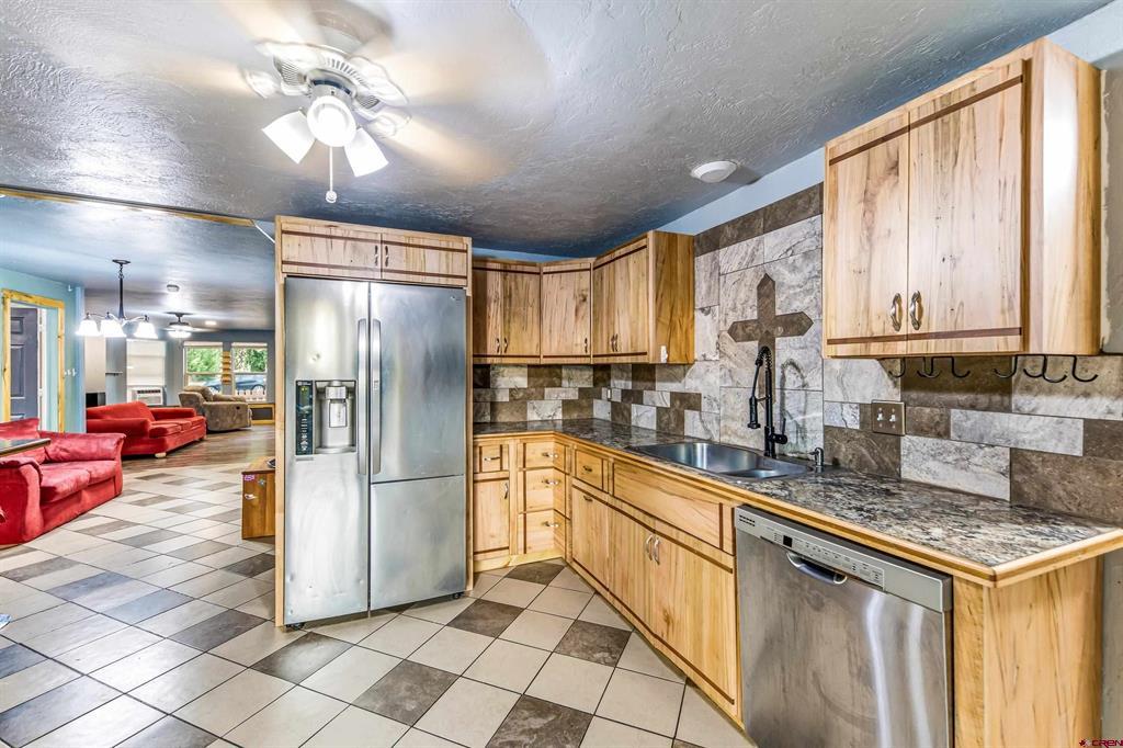 455 Dodge Street Property Photo 5