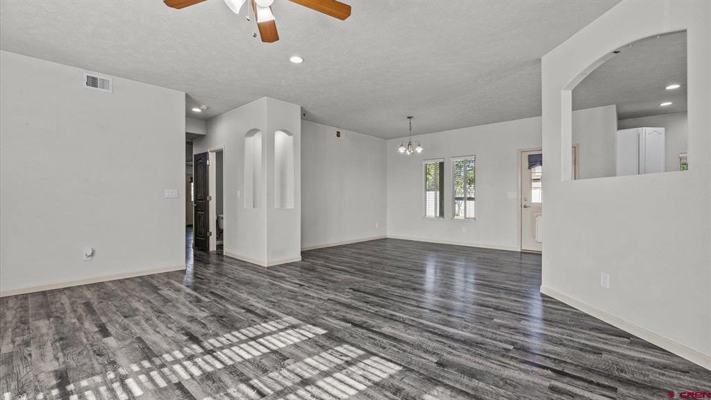 193 Winter Hawk Drive Property Photo 7