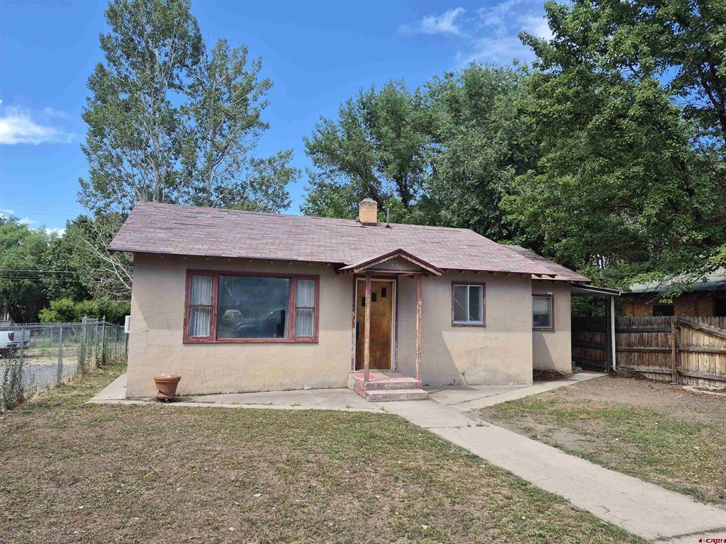 215 6th Street Property Photo 1
