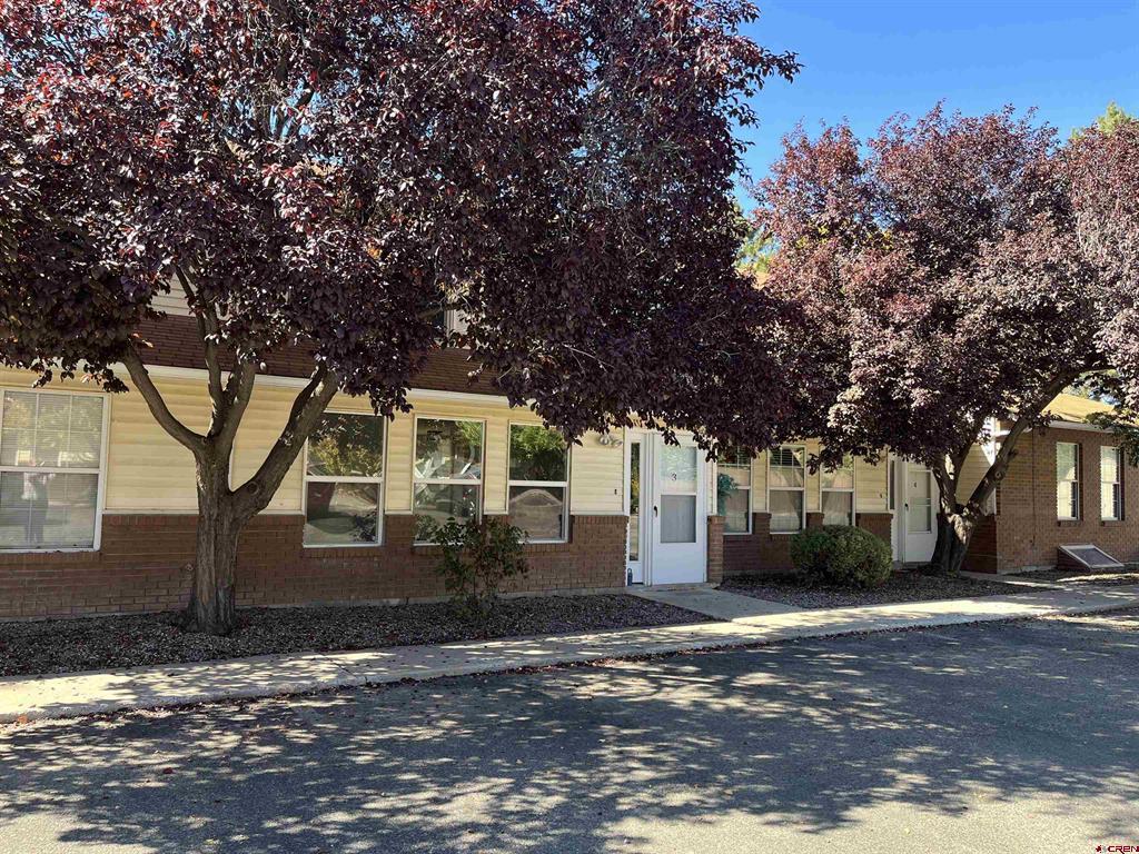 410 W 6th Street Property Photo 1