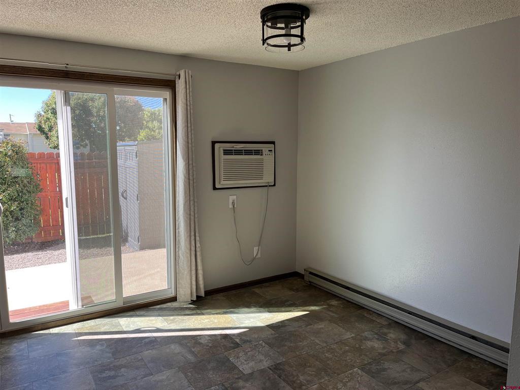 410 W 6th Street Property Photo 9