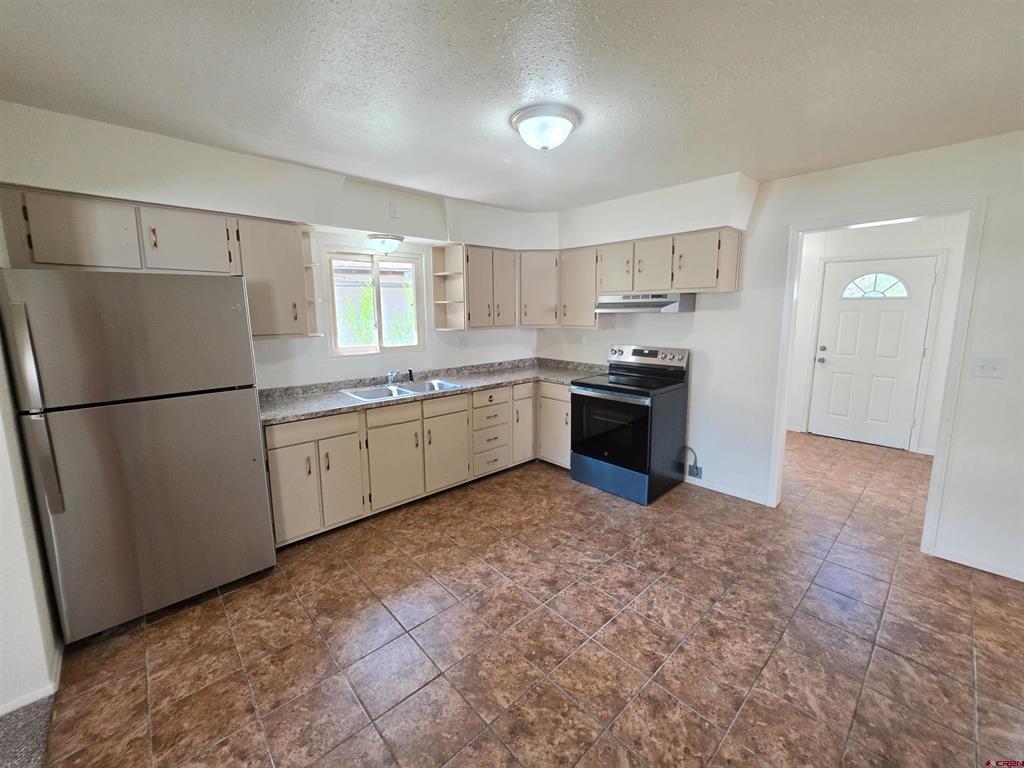 415 Tenth Street Property Photo 4